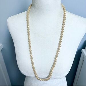 Vintage pearl necklace with silver fish hook clasp